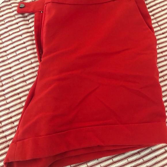 Bundle of shorts - red and white - Picture 4 of 9